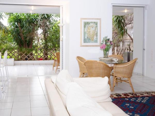 Vouliagmeni'S Secret Garden Near The Sea Apartment Athena Bagian luar foto